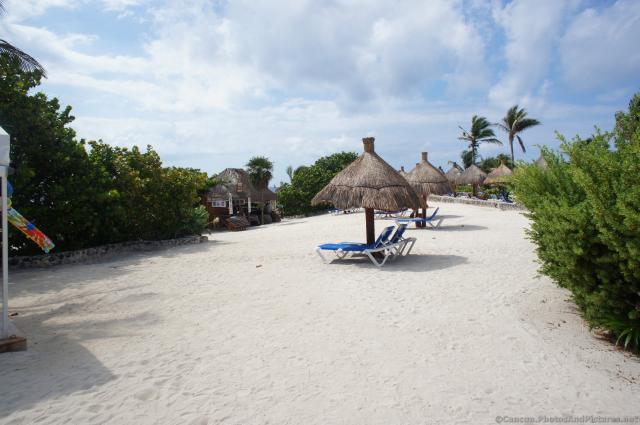 Section of Gran Bahia Principe Akumal beach.jpg