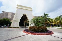 Gran Bahia Principe Akumal front facade and circular driveway.jpg