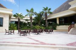 Outdoor sitting area outside of lobby of Gran Bahia Principe Akumal.jpg