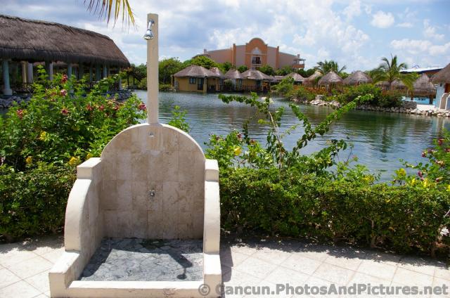 Outdoor Shower next to Lagoon at Grand Palladium Kantenah.jpg