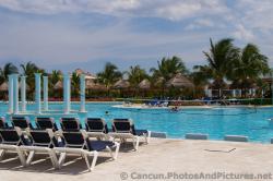 Pool Volleyball Net Grand Palladium Kantenah.jpg