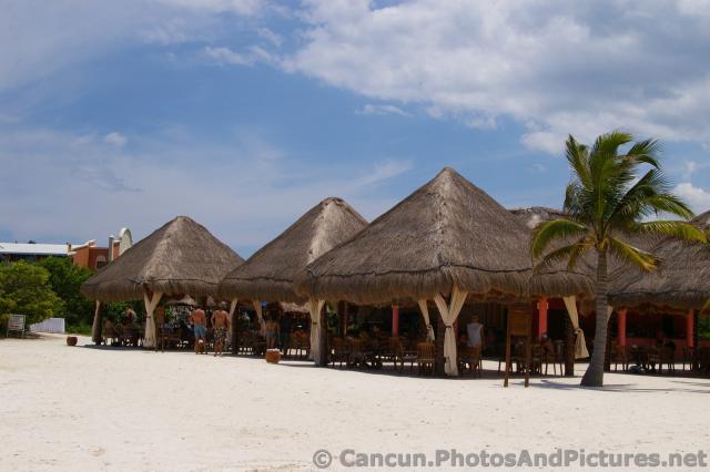 Huts next to the beach at Grand Palladium Kantenah.jpg