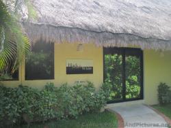 Black & White Junior Club Grand Palladium White Sands.jpg