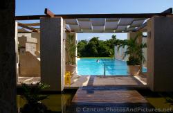 Renova Spa Pool Grand Palladium Riviera Maya.jpg