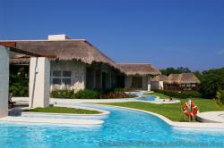 River-like side pool Renova Spa Grand Palladium Riviera Maya.jpg
