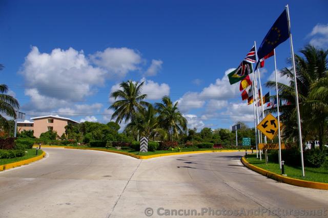 Grand Palladium Riviera Maya Entrance area.jpg