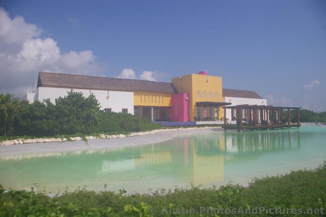 Playa Mujeres golf club house.jpg