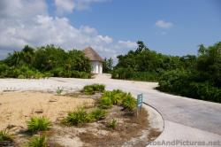Playa Mujeres golf course restroom.jpg