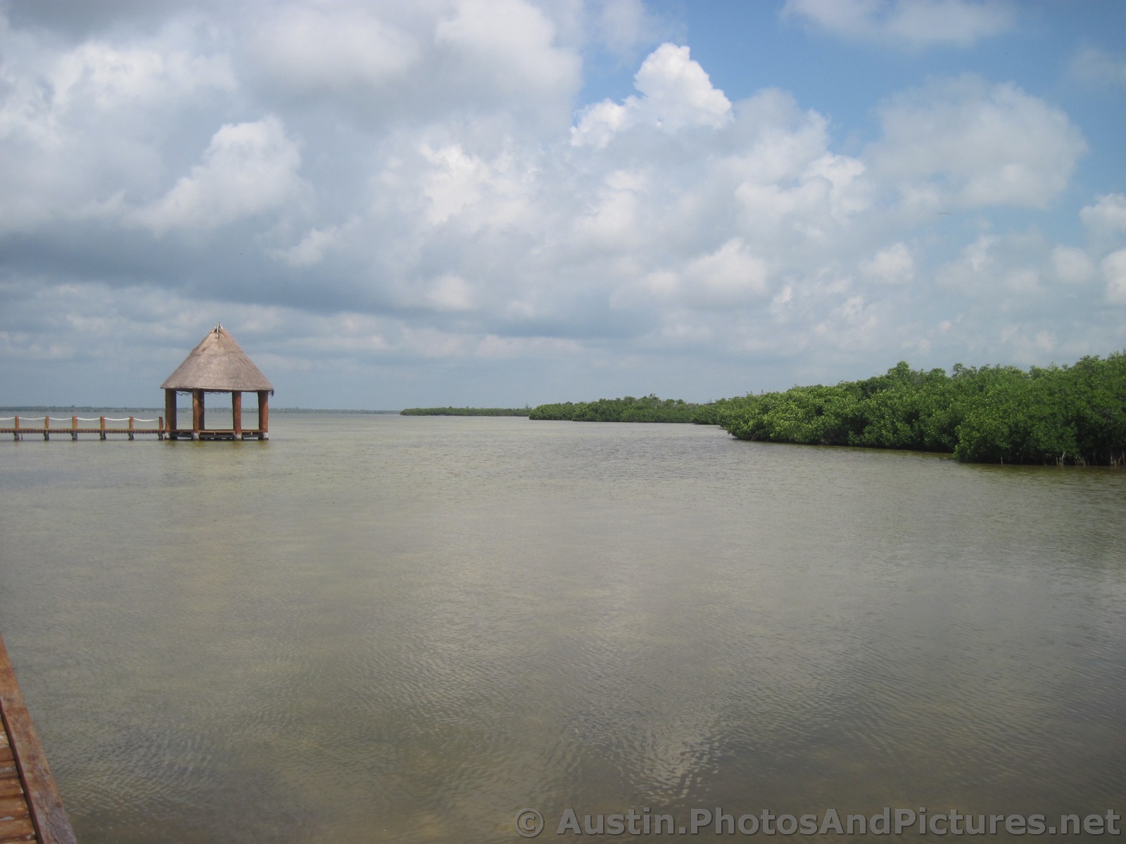 Playa Mujeres lagoon pavillion.jpg