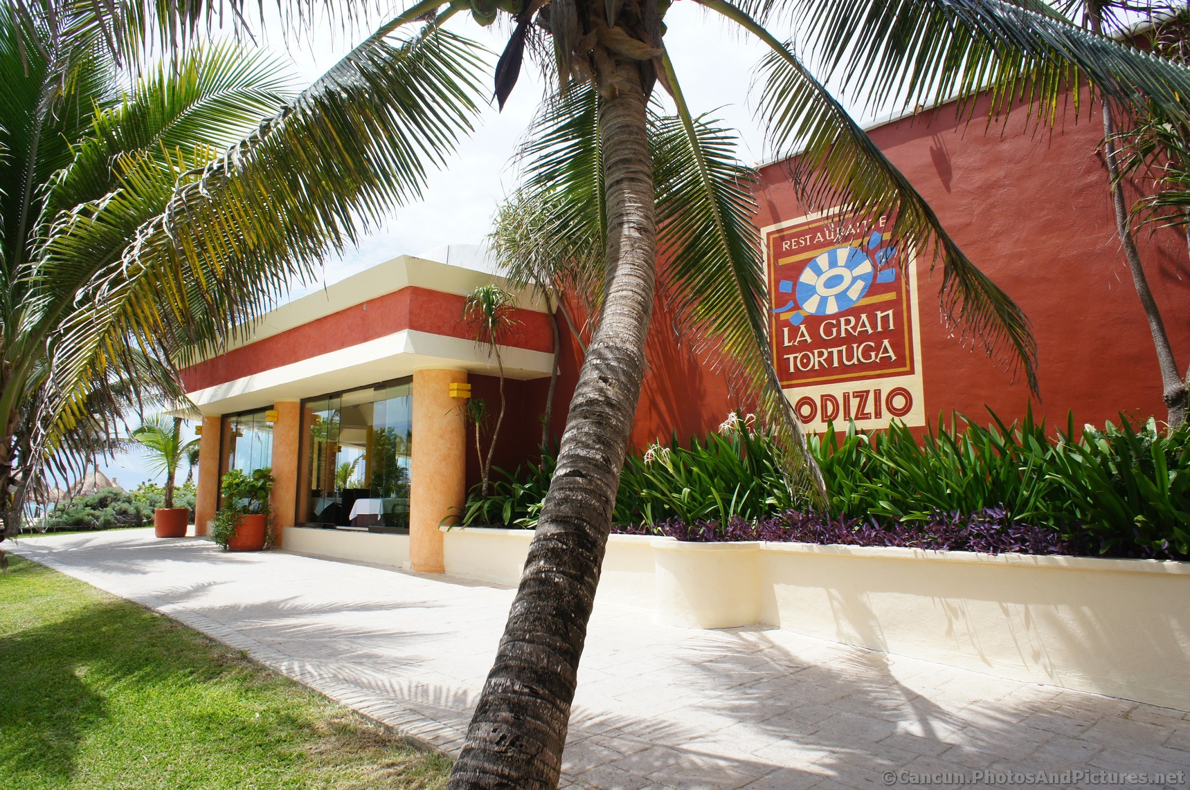La Gran Tortuga restaurant at Grand Bahia Principe Tulum.jpg