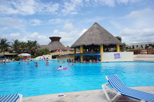 La Isla swim-up bar at Grand Bahia Principe Tulum.jpg