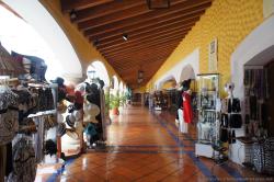 Hats and shops at Hacienda Dona Isabel Gran Bahia Principe.jpg