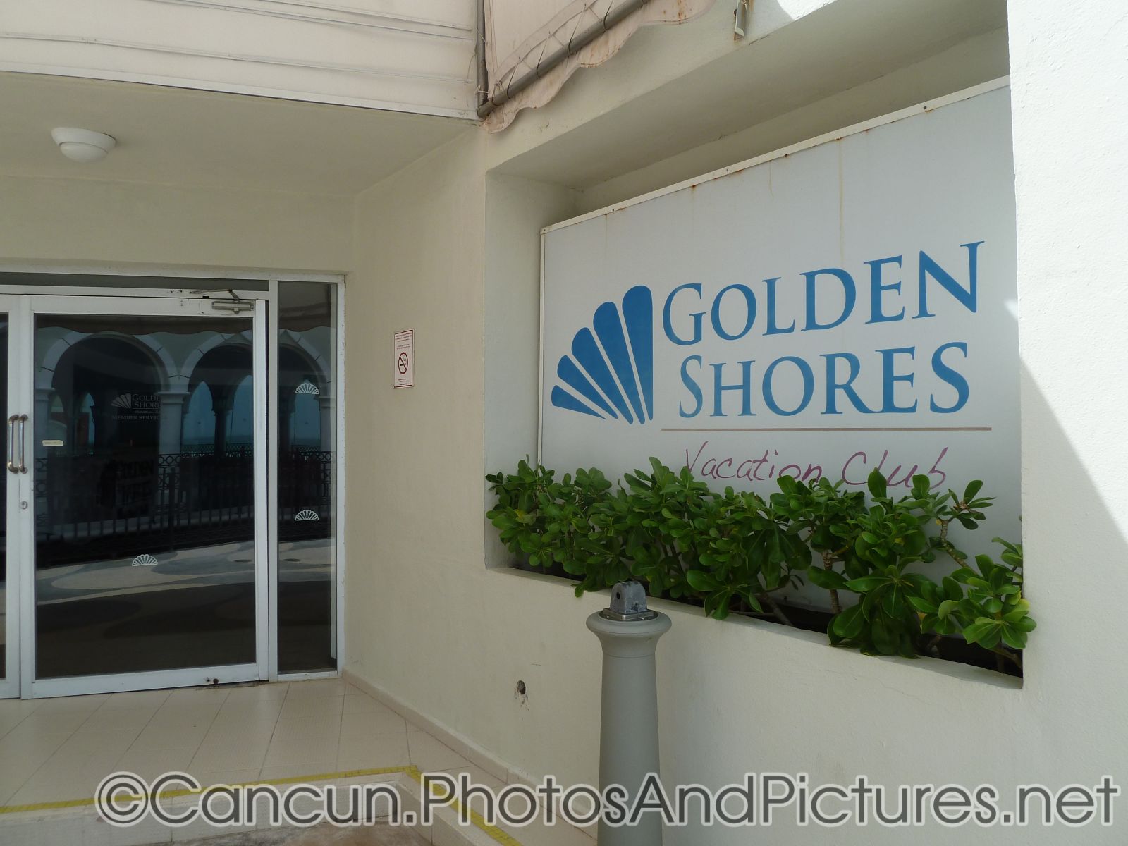 Golden Shores vacation club next to GR Solaris.jpg