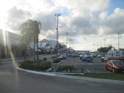 Shopping center in Playa del Carmen.jpg