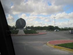 A roundabout in Playa del Carmen.jpg