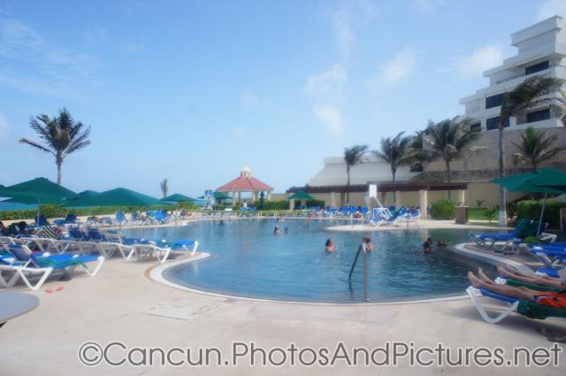 Pool at GR Solaris.jpg