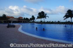 Large pool of Ocean Coral & Turquesa.jpg