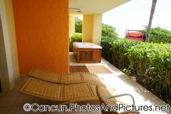 Patio chairs and jacuzzi at Ocean Coral & Turquesa.jpg