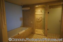 Privileged Junior Suite Bathroom at Ocean Coral & Turquesa.jpg