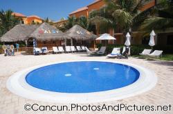Small circle pool at Ocean Coral & Turquesa.jpg